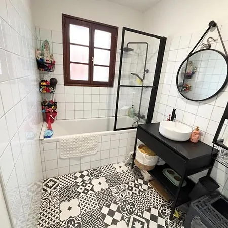 Holiday home Maison Calme Entre Et Marais